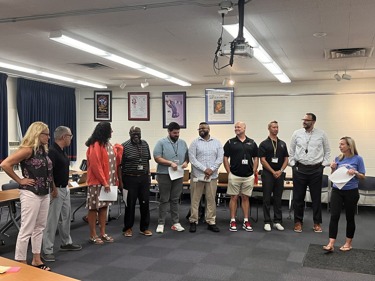 Such great discussion/learning! SHS Leadership committed to a day of MTSS/SBST,Data Teaming,Data Analysis,the value of a specific agenda(MeetingWise). Theory to Practice. Ready for a year of proactive data-informed planning. #schenectadyrising <a href="/DrVri1/">Dr. Rebecca DeVries</a> <a href="/MrDennisGreen/">Dennis Green</a>
