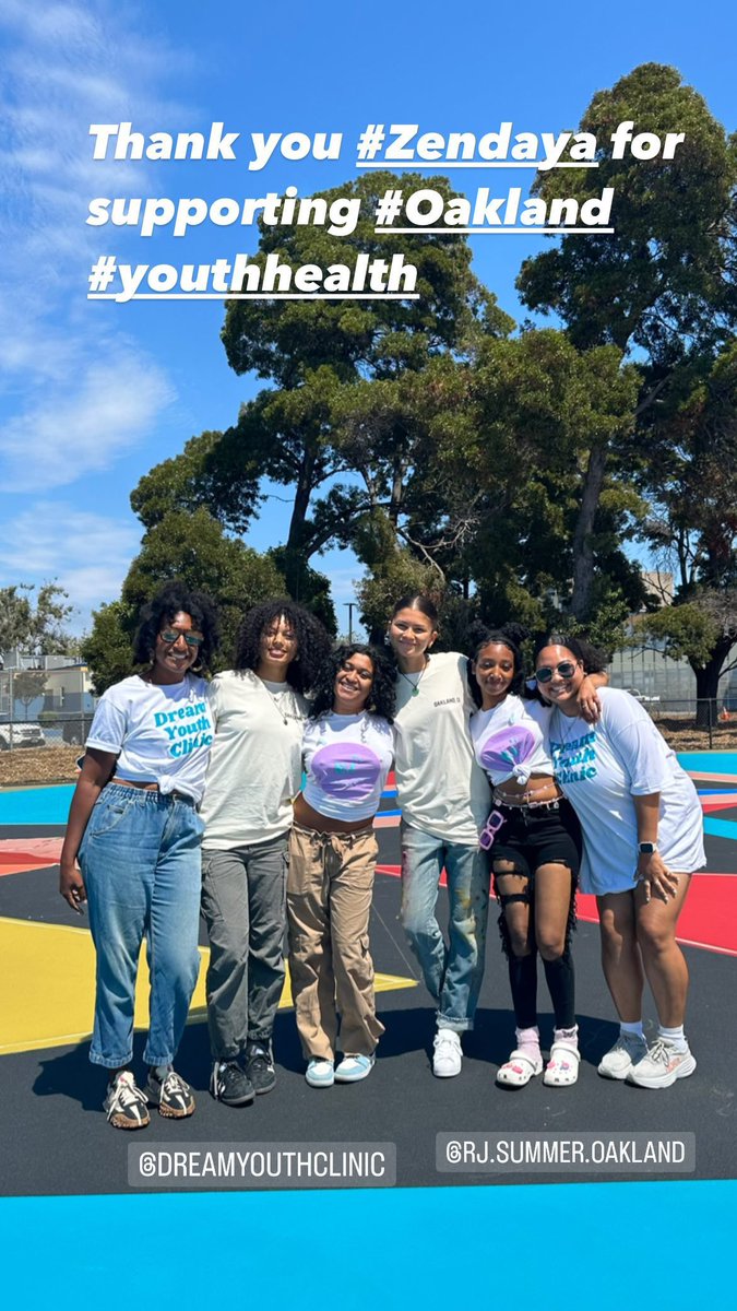 PhotoGridNews's tweet photo. Z and Girls of Oakland π
I used the @AirBrushApp to edit this photo, with the creative "Sparkle>Fairydust", the tool "Vignette" and the filter "Sweet>Cosmos" π¨
#airbrushapp #projectbackboard #zendaya https://t.co/uEzXdatrlP