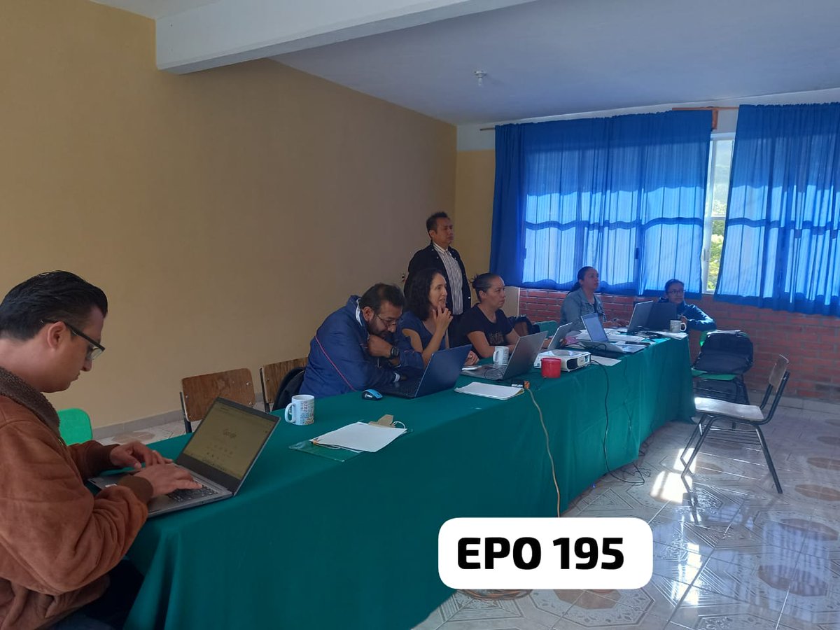 epoem1951's tweet photo. Directivos y Docente  de la #EPO195 en  #JAFI del 14 al 18/08/23,  #SOMOSEPO195
Analizando el NMCCEMS para brindar #EducacióndeCalidad  #ZonaBG019Sultepec
@geramonro05
@israeljeronimol
@EdomexDgfa
@HectorUlisesCG1 https://t.co/l32bNTbg0n