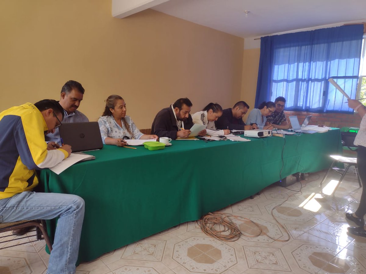epoem1951's tweet photo. Directivos y Docente  de la #EPO195 en  #JAFI del 14 al 18/08/23,  #SOMOSEPO195
Analizando el NMCCEMS para brindar #EducacióndeCalidad  #ZonaBG019Sultepec
@geramonro05
@israeljeronimol
@EdomexDgfa
@HectorUlisesCG1 https://t.co/l32bNTbg0n