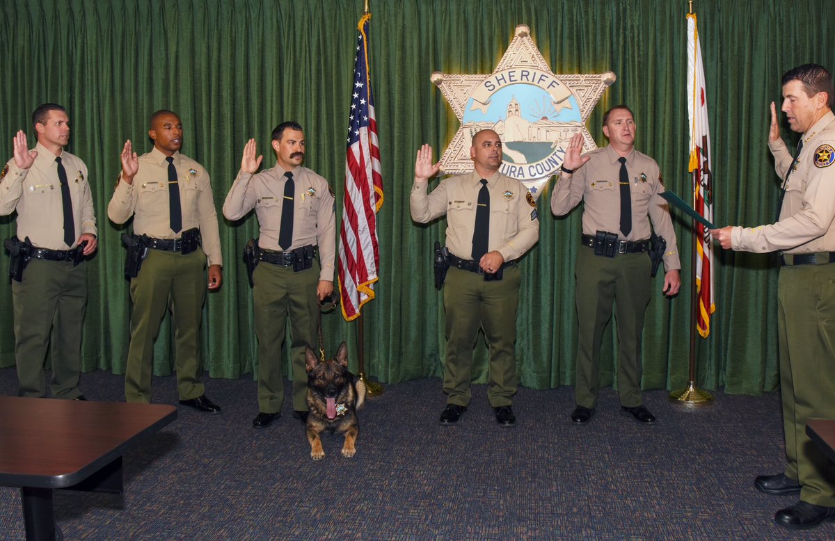 VENTURASHERIFF's tweet image. The best way to start the week! 🙌 

Please join us in congratulating Anthony Goldner (and K9 Thor), Tom Fuchs, Jason Cashmark, Wendell Campbell, and Charles Lombardi on their promotions to Senior Deputy! Thank you all for your dedication and service to our agency and community.