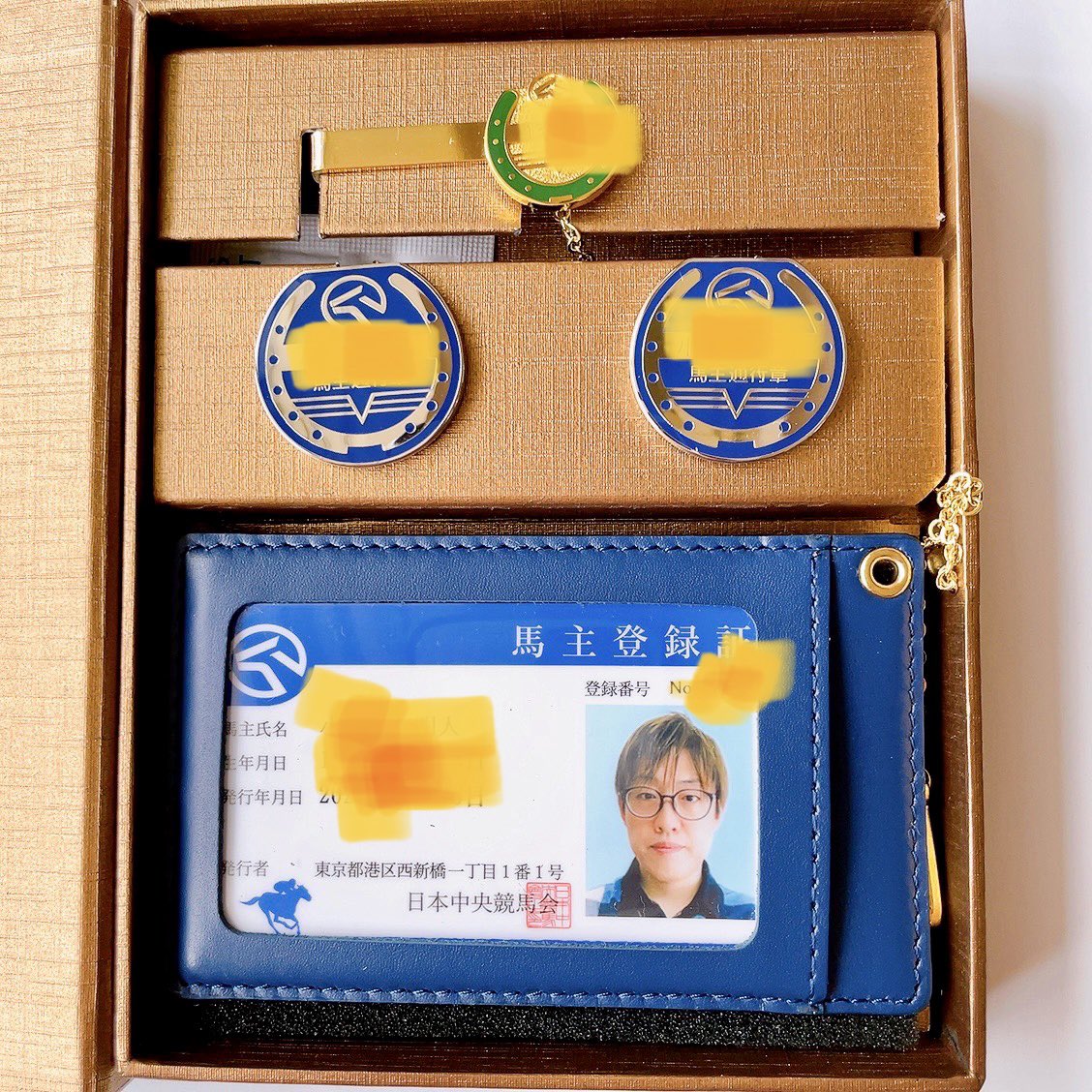 馬主記章到着‼️ 正式にJRAの馬主になれましたー🐎
