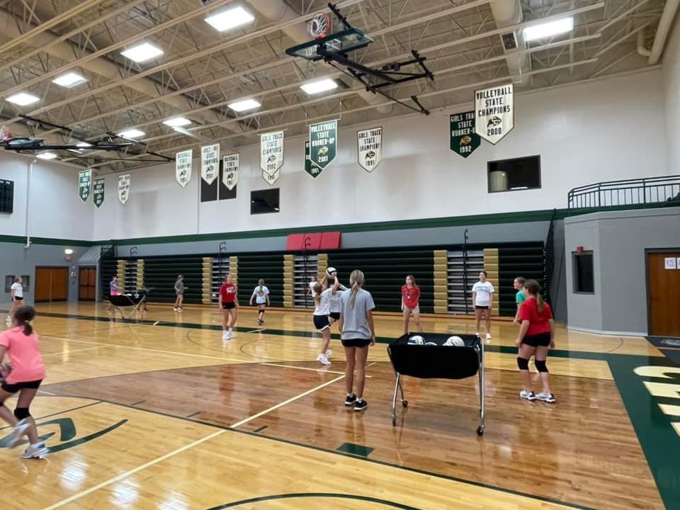 bisonvolleyball's tweet photo. First night of youth camp…We have 60+ campers in grades 3-6! We also have 32 players out for MS volleyball, in addition to the 28 who make up our HS team! That’s 120 females that are interested in learning and growing the game of volleyball in Central City! #thefuturestartsnow https://t.co/vc0p2KPr76