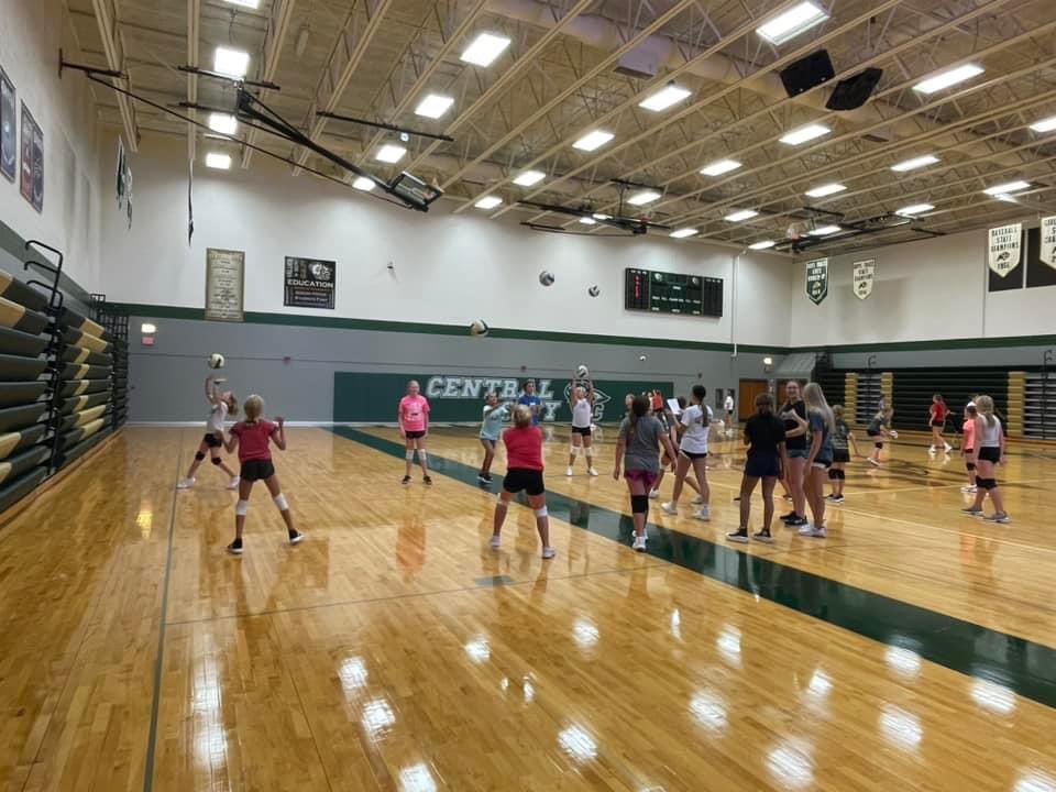 bisonvolleyball's tweet photo. First night of youth camp…We have 60+ campers in grades 3-6! We also have 32 players out for MS volleyball, in addition to the 28 who make up our HS team! That’s 120 females that are interested in learning and growing the game of volleyball in Central City! #thefuturestartsnow https://t.co/vc0p2KPr76
