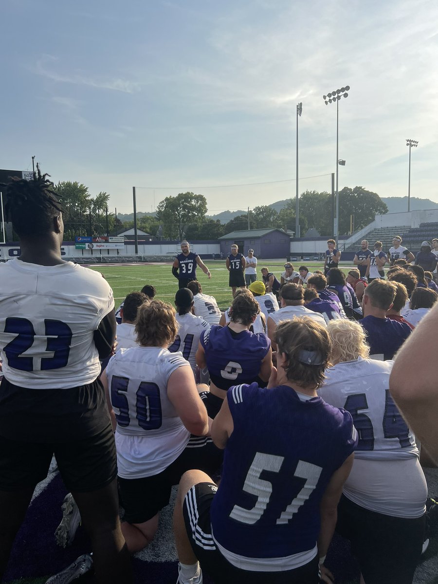 WinonaState_FB's tweet photo. Fall Camp senior talk✅
@15Myhre 
@CSchueffner 

#GGT⚔️ https://t.co/iIlVtJ4DxX