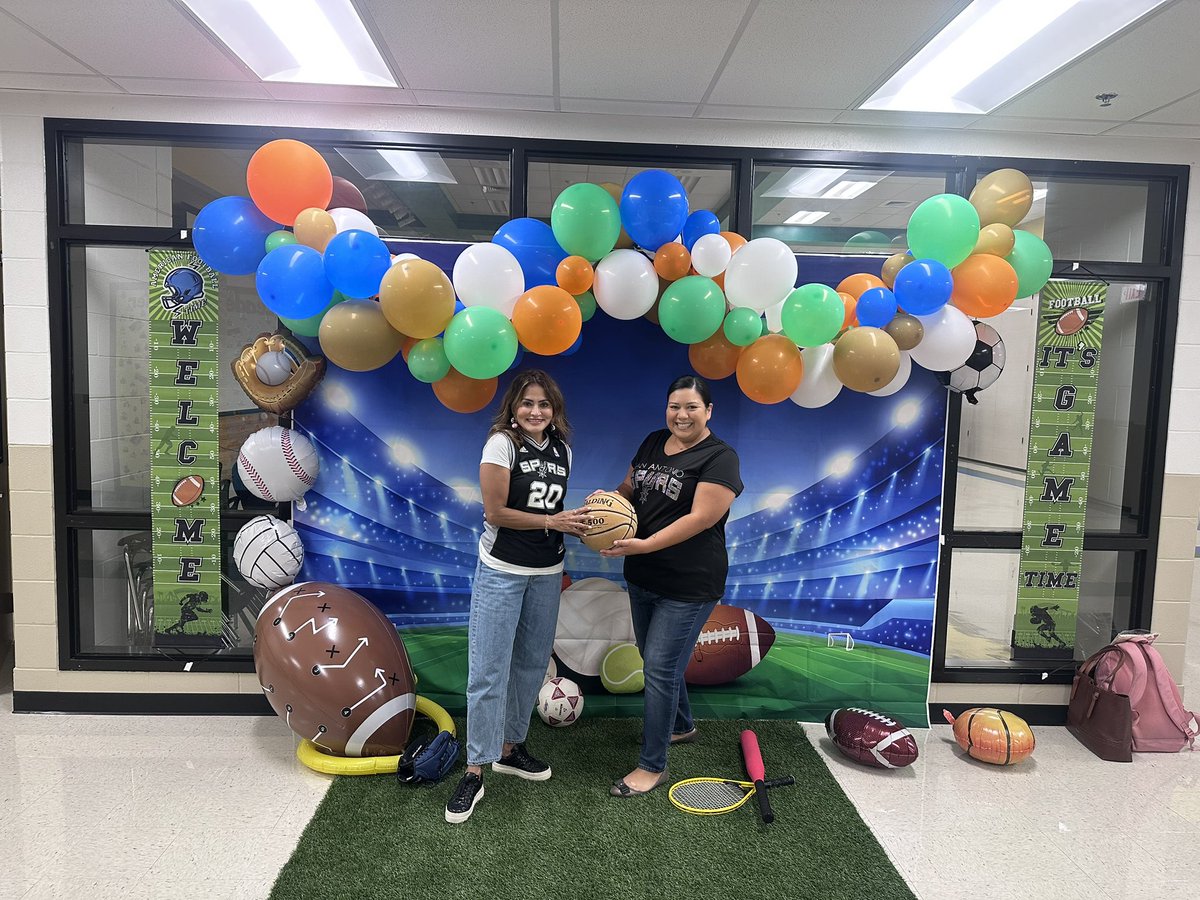 Dr. Linda G. Mora Elementary tweet media