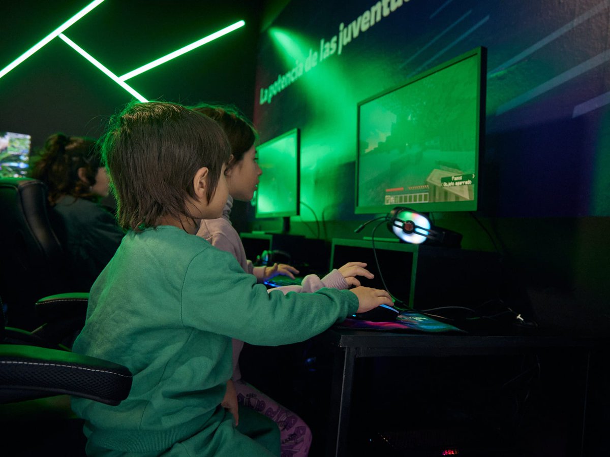 agenciaidiar's tweet photo. Se inauguró la Tecnoteca de la Agencia I+D+i en Tecnópolis
💡🖥️📱⚙️

Destinada al reconocimiento, formación y articulación productiva en proyectos de tecnología e innovación para las juventudes. 

Funcionará permanentemente  junto a @sanmartingob.

📰 https://t.co/mrixT5BFmR https://t.co/mZ9UtziHgo