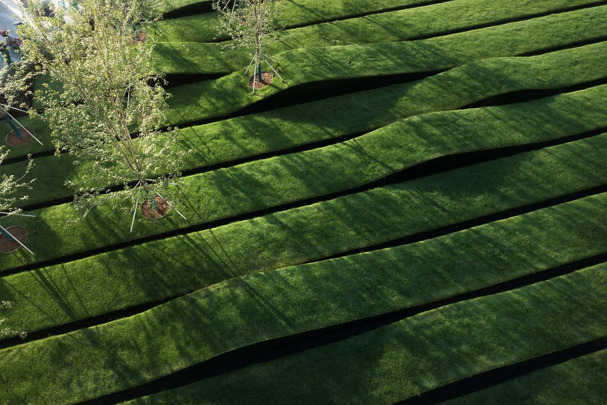 archinect's tweet image. Shma&apos;s rippling landscape adds to Neri&amp;amp;Hu-designed hotel in Zhengzhou 

arcnct.co/45EcQci 

📸 Arch-exist #ChineseArchitecture #LandscapeArchitecture