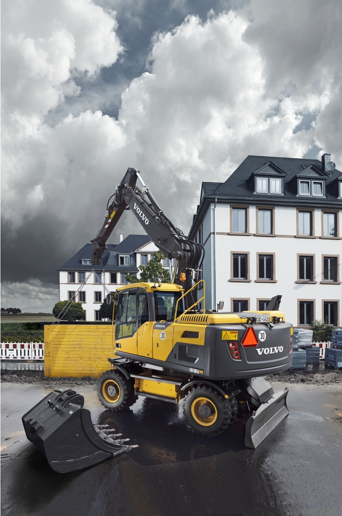 VolvoCES's tweet image. Volvo Construction Equipment – the catalyst behind extraordinary projects, where greatness is not just a goal, but a guarantee.

#Volvo #Volcoces #PrecisionUnleashed #GreatnessGuaranteed #FlawlessExecution  #EfficiencyAmplified #BuiltForGreatness #ConstructionExcellence
