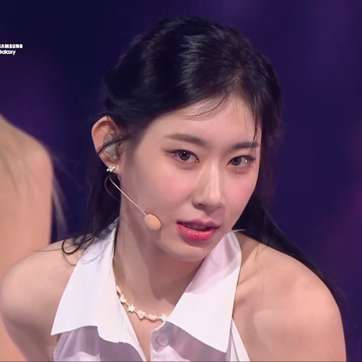 forbinniechae's tweet photo. binniechae at kcon ✨ https://t.co/tZEu3P1Gyp