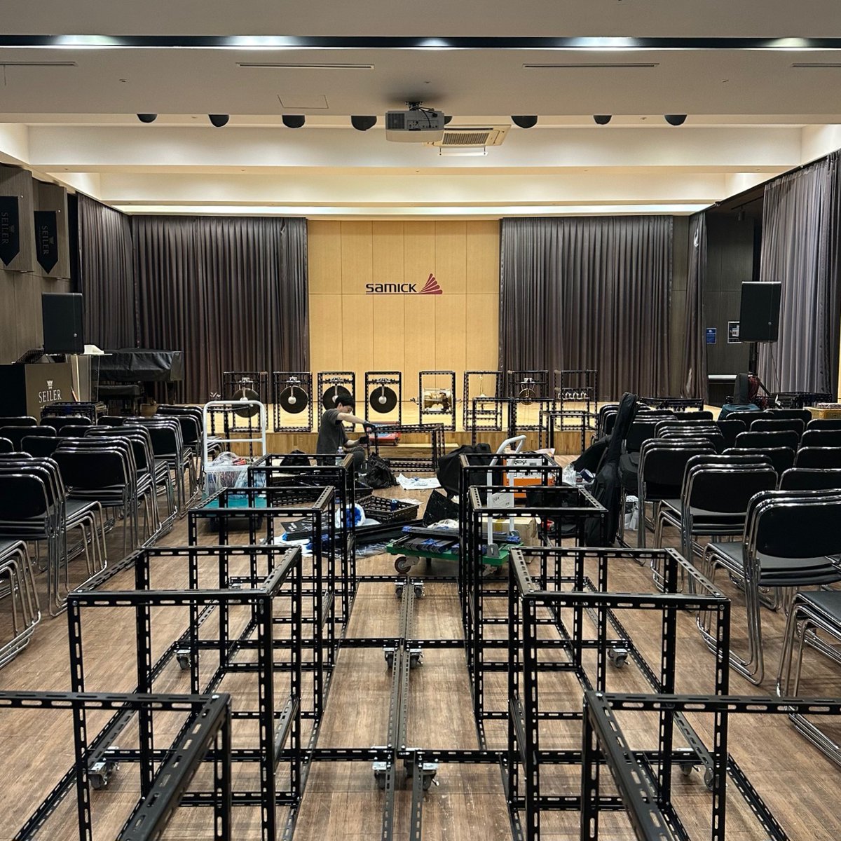 samickcf's tweet photo. 삼익아트홀 공연 준비 현장 
 -본 작품은 2023년 한국문화예술위원회 예술과기술융합지원사업의 지원을 받아 제작되었습니다.
 - "빛을 녹음하다,소리를 움직이다" - 

예매 문의 : https://t.co/o8exczQ2vB

#빛을녹음하다소리를움직이다 #키네틱아트 #사운드아트 #뉴미디어아트 #삼익아트홀 https://t.co/j5gjMsEI3l