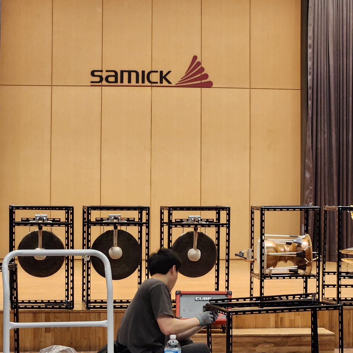 samickcf's tweet photo. 삼익아트홀 공연 준비 현장 
 -본 작품은 2023년 한국문화예술위원회 예술과기술융합지원사업의 지원을 받아 제작되었습니다.
 - "빛을 녹음하다,소리를 움직이다" - 

예매 문의 : https://t.co/o8exczQ2vB

#빛을녹음하다소리를움직이다 #키네틱아트 #사운드아트 #뉴미디어아트 #삼익아트홀 https://t.co/j5gjMsEI3l