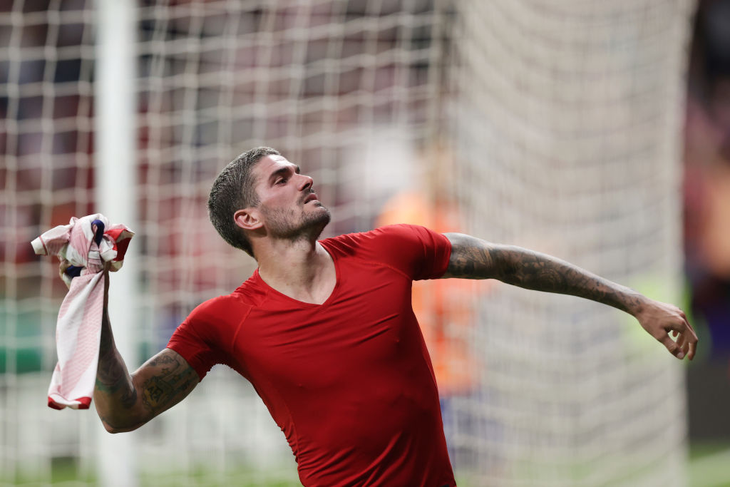FabrizioRomano's tweet photo. Rodrigo de Paul deal has collapsed. Al Ahli are prepared to focus on their main target in the midfield after €32m negotiation finally broken on Monday night ⛔️🇦🇷🇸🇦

De Paul, prepared to stay at Atléti and fight for his club after speaking to Diego Simeone. https://t.co/h9SlVYILGw