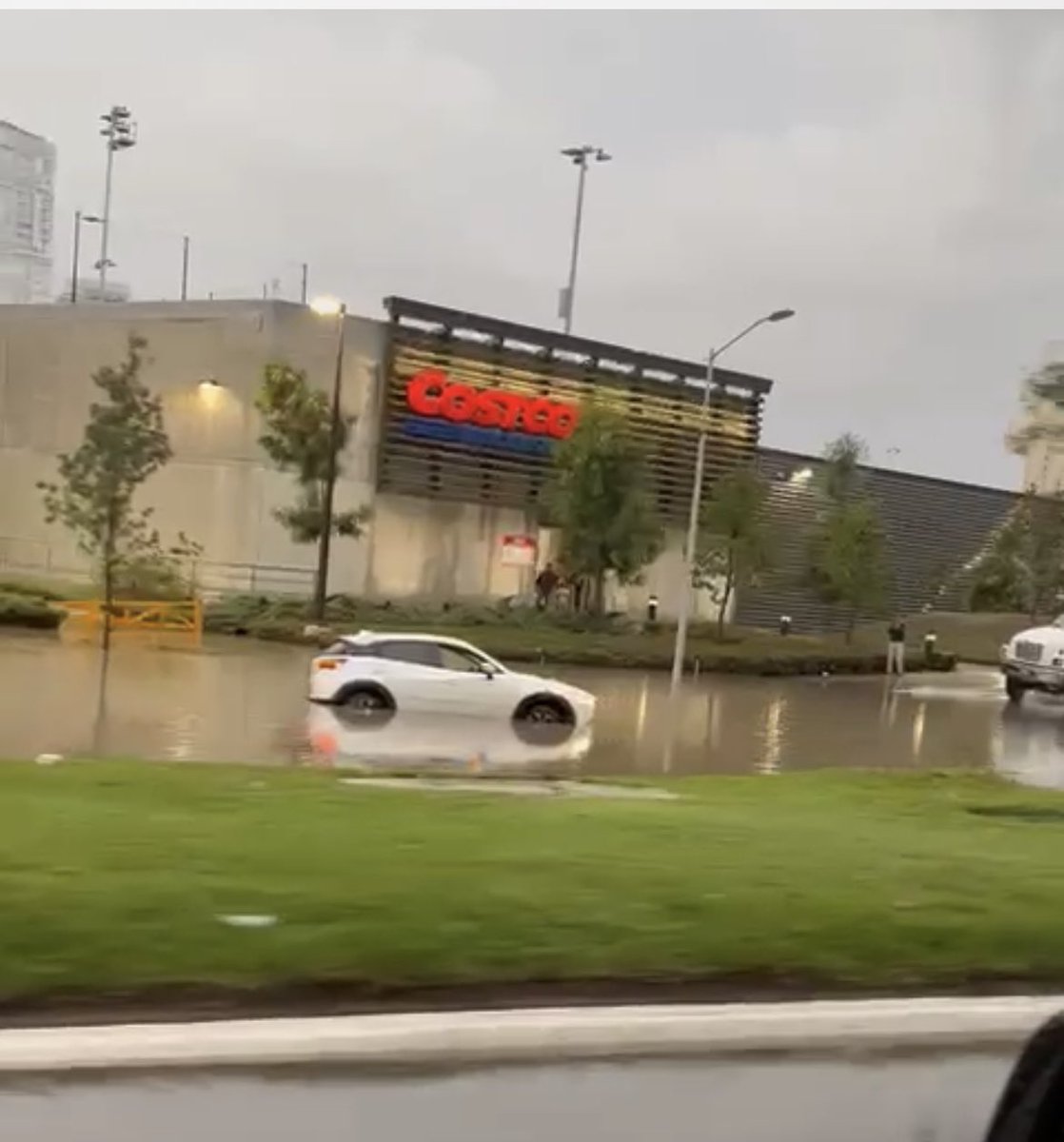 JessicaDuqueR's tweet photo. @lopezdoriga @SkyAlertStorm Así las cosas en Santa Fe https://t.co/paJVjJqfH7