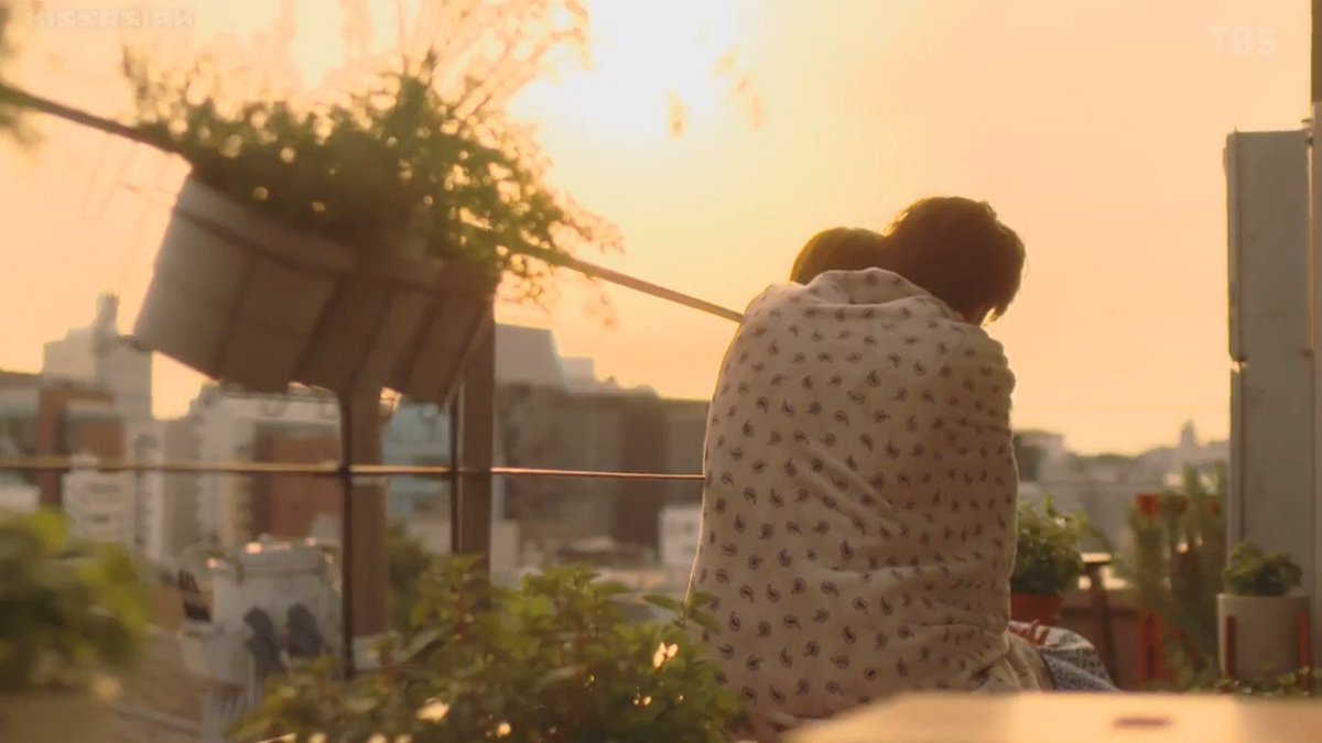 jdramaupdates's tweet photo. #WhyIDressUpForLove: Mashiba trabalha como designer de interiores e digital influencer. Fujino é dono do seu próprio food truck e leva um estilo de vida minimalista. Duas pessoas tão diferentes vão morar juntas em uma casa compartilhada... e mudarão a vida um do outro. https://t.co/38Rr67hI8p
