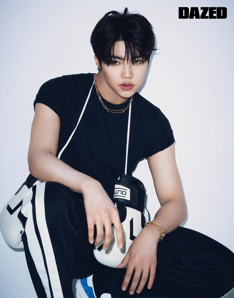 DazedKorea's tweet photo. 미완성의 완성 #협찬

제로0에서 원1까지, 티파니와 제로베이스원의 오색영롱한 첫걸음.

From zero0 to one1, ZEROBASEONE brilliantly makes their first step with Tiffany &amp; Co.

#티파니 #티파니앤코 #TiffanyAndCo #제로베이스원 #ZEROBASEONE #ZB1 #티파니락 #TiffanyHardWear #티파니하드웨어 https://t.co/EEHN1yBHzF