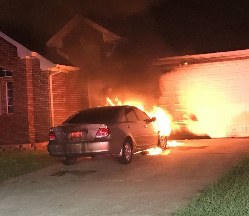 BarstoolLinton's tweet image. My car just blew up because it’s too damn hot!!! CANCEL SCHOOL @OldGoad