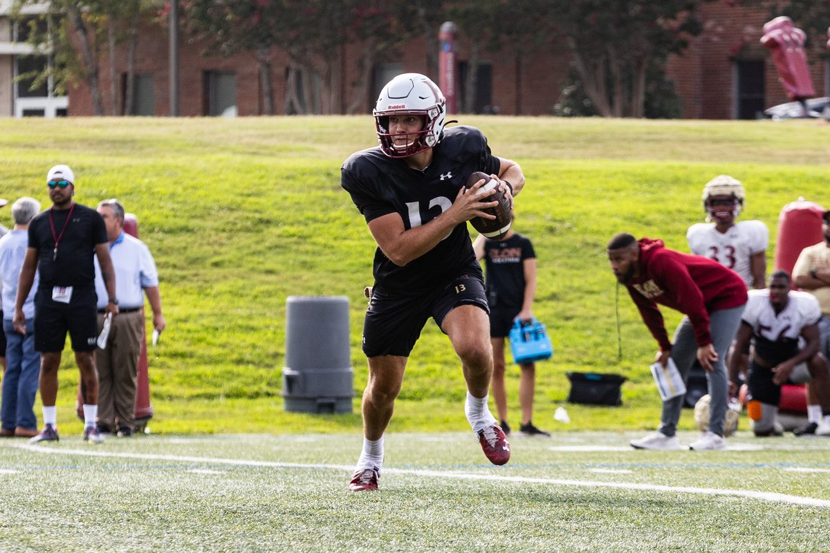 Elon Football tweet media