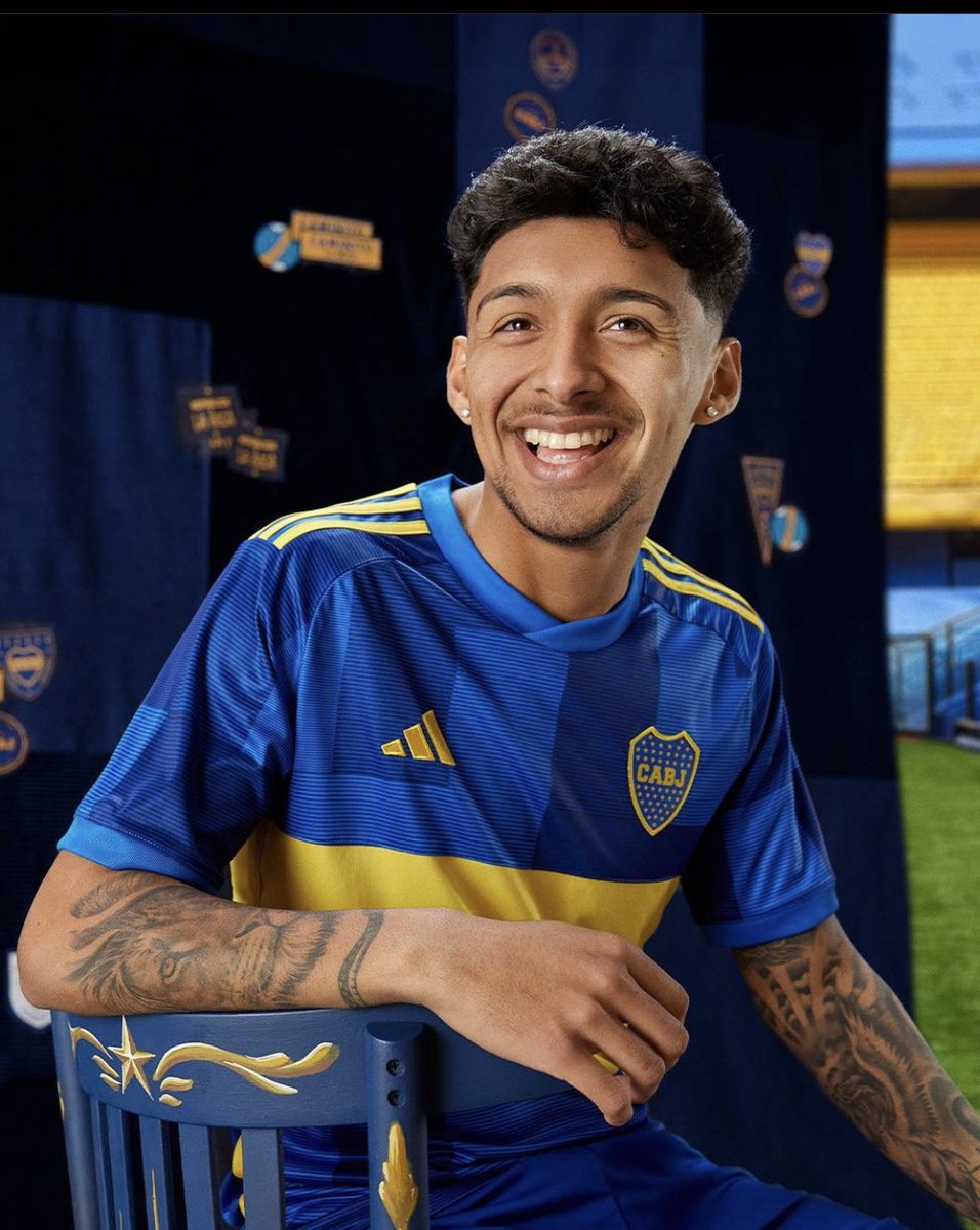 la12tuittera's tweet photo. 🚨AHORA🚨

#Boca anuncia la RENOVACIÓN de MEDINA.

Cristian Medina y Boca tienen todo acordado para firmar la extensión del vínculo hasta 2027.

SONRÍE EL FÚTBOL 🙌🏻💙💛💙⚽️ https://t.co/vvIgric2NV