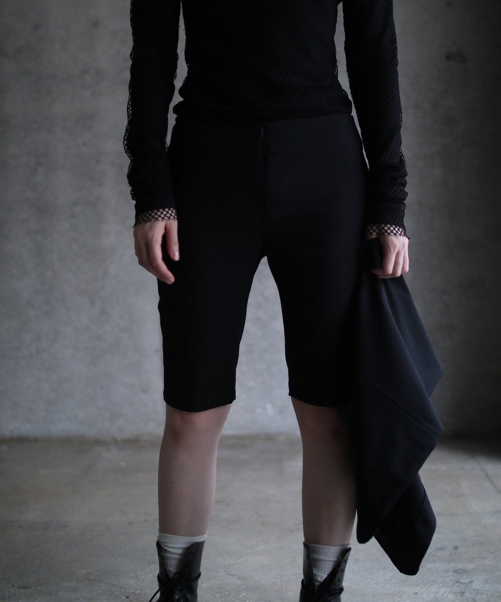gvgv_official's tweet photo. ✓PANTS & SKIRT
適度なフィットとルーズ感が新しいパンツ&スカート。パンツとスカートは取り外し可能。
同素材のジャケットと合わせてセットアップで着用していただくのもお勧めです♡
https://t.co/mVRsuO9VrV
https://t.co/FS900Ok0Kd
#gvgv https://t.co/TjkRDqE3jd
