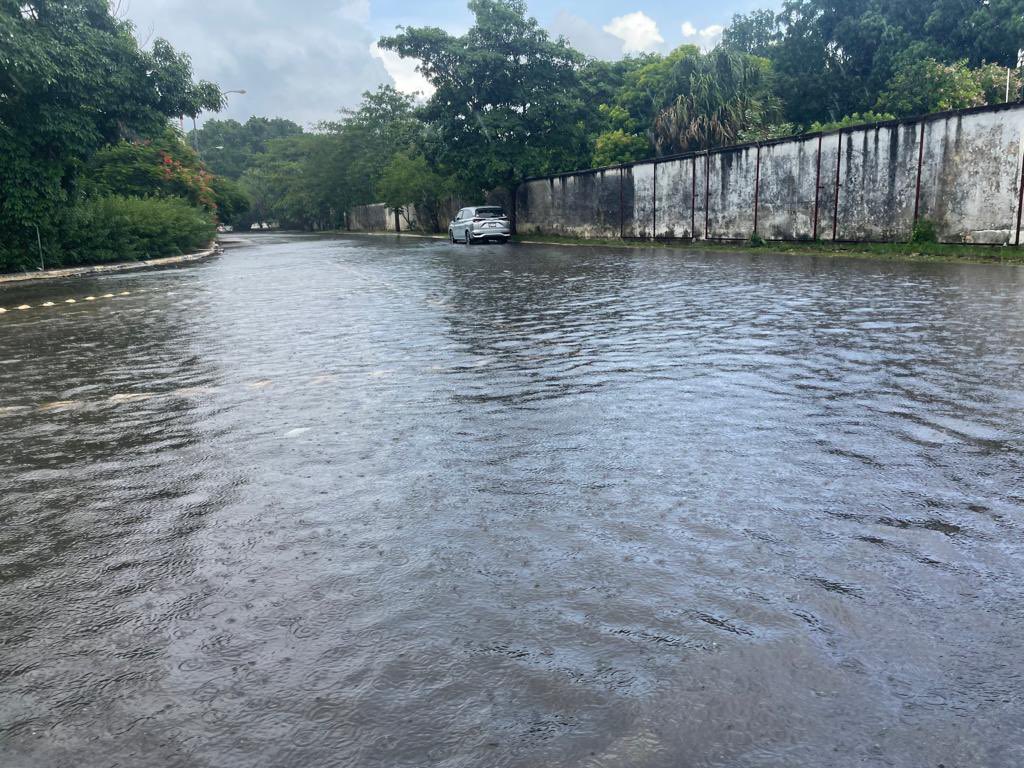 ricardoveram_'s tweet photo. Buenas tardes, Los vecinos de la Colonia “Chuminopolis” Solicitamos apoyo de las autoridades por Inundación en la Calle 14 #95c x 15 y 14A @AyuntaMerida @RenanBarrera @JAPAYOficial @GobYucatan https://t.co/06U47aFnI8