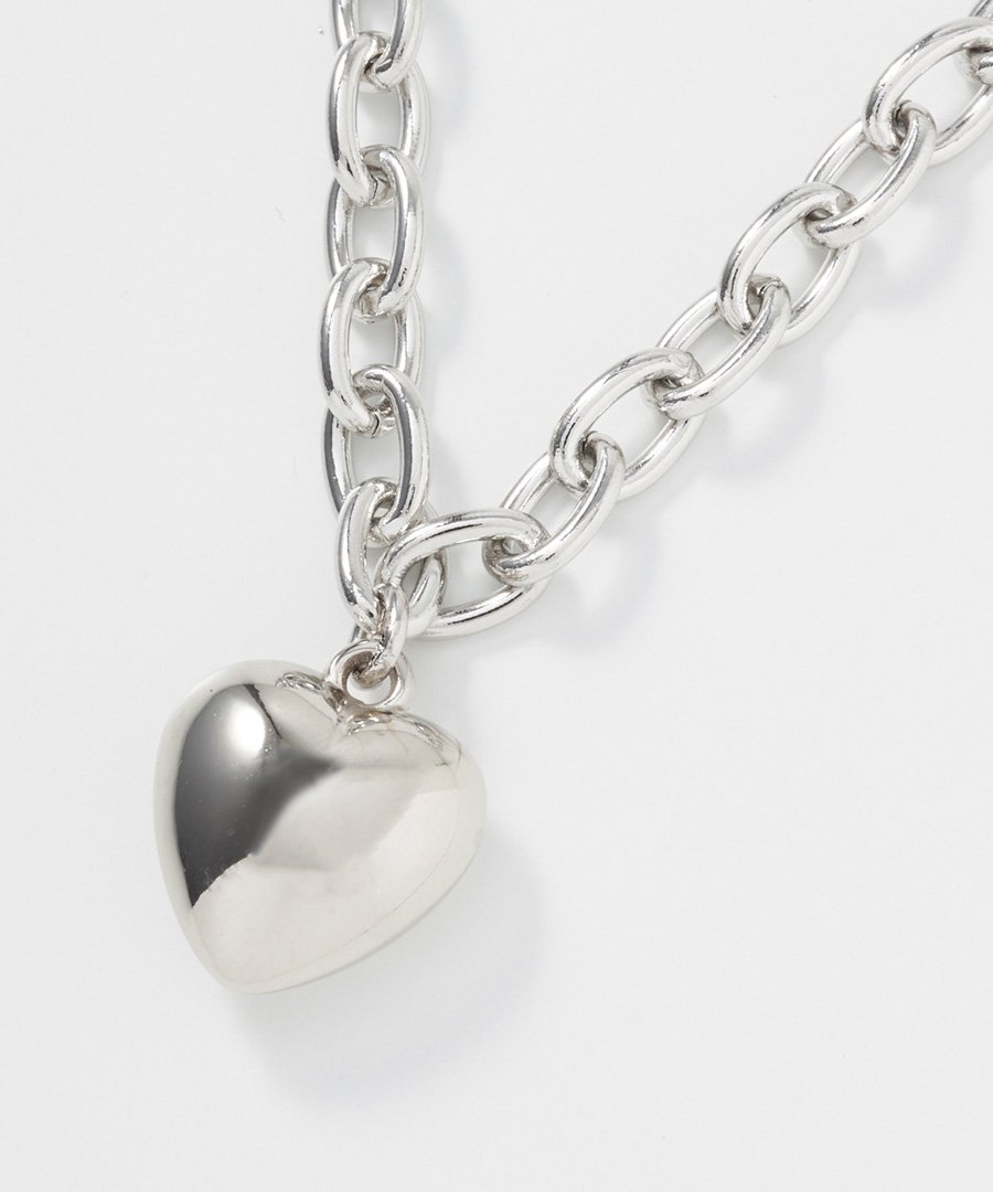 gvgv_official's tweet photo. ✓HEART CHAIN NECKLACE
ぷっくりとしたハートパーツが甘すぎないスタイリッシュな雰囲気のネックレス。
ネックレス先端にはGVロゴプレート付き。単品では勿論、同シリーズのピアスやブレスレットとのスタイリングもおすすめです♡
https://t.co/sk3TV7MUB4
#gvgv https://t.co/lM58ldhfhr