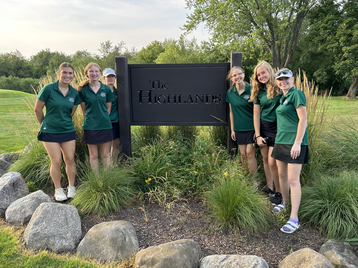 WUHSGirlsGolf's tweet photo. Very busy day for WUHS Girls Golf today. The JV competed in a match vs Mukwonago HS at Edgewood this morning. And, the Varsity competed in a match vs Johnsburg (IL) HS at the Highlands course a Grand Geneva Resort &amp; Spa. https://t.co/XCTu4W1Amt