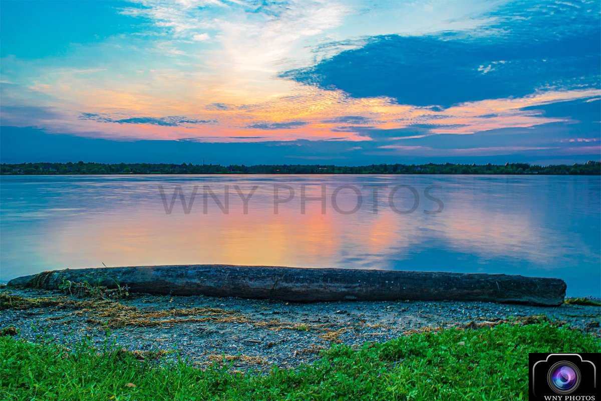 In Grand Island, NY — What a beautiful sunset tonight. 

#sunset #sunsetviews #niagarariver #wny #beautiful #WNYPhotos #nature #naturephotography #naturelovers #naturebeauty #natureinspired #landscapephotography #nikon #nikond5300 #seeiton2 #wkbw #wgrz #wivb