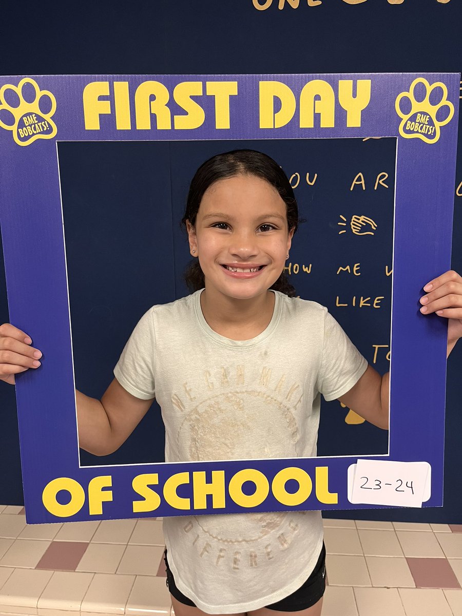 BMESBobcats's tweet photo. Scenes from Meet &amp; Greets today.  We are taking @responsiveclass practices deeper with guiding questions for our family hopes &amp; dreams that center on, social, emotional, &amp; academic learning for the year.  #oneBME https://t.co/scNfcUpttF