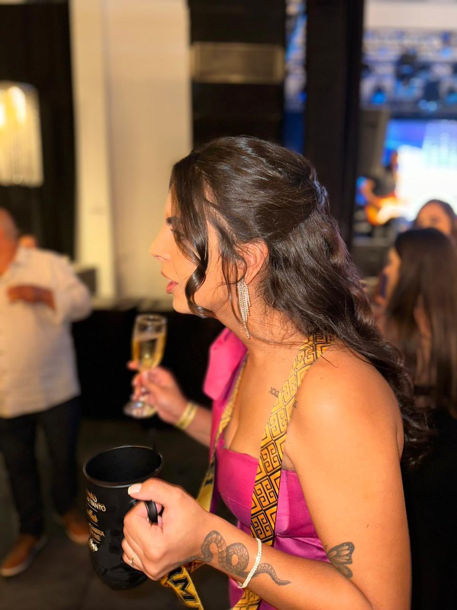 laudaresjulia's tweet photo. Festa de formatura 🫶🏽 https://t.co/5yV1YQJhAQ