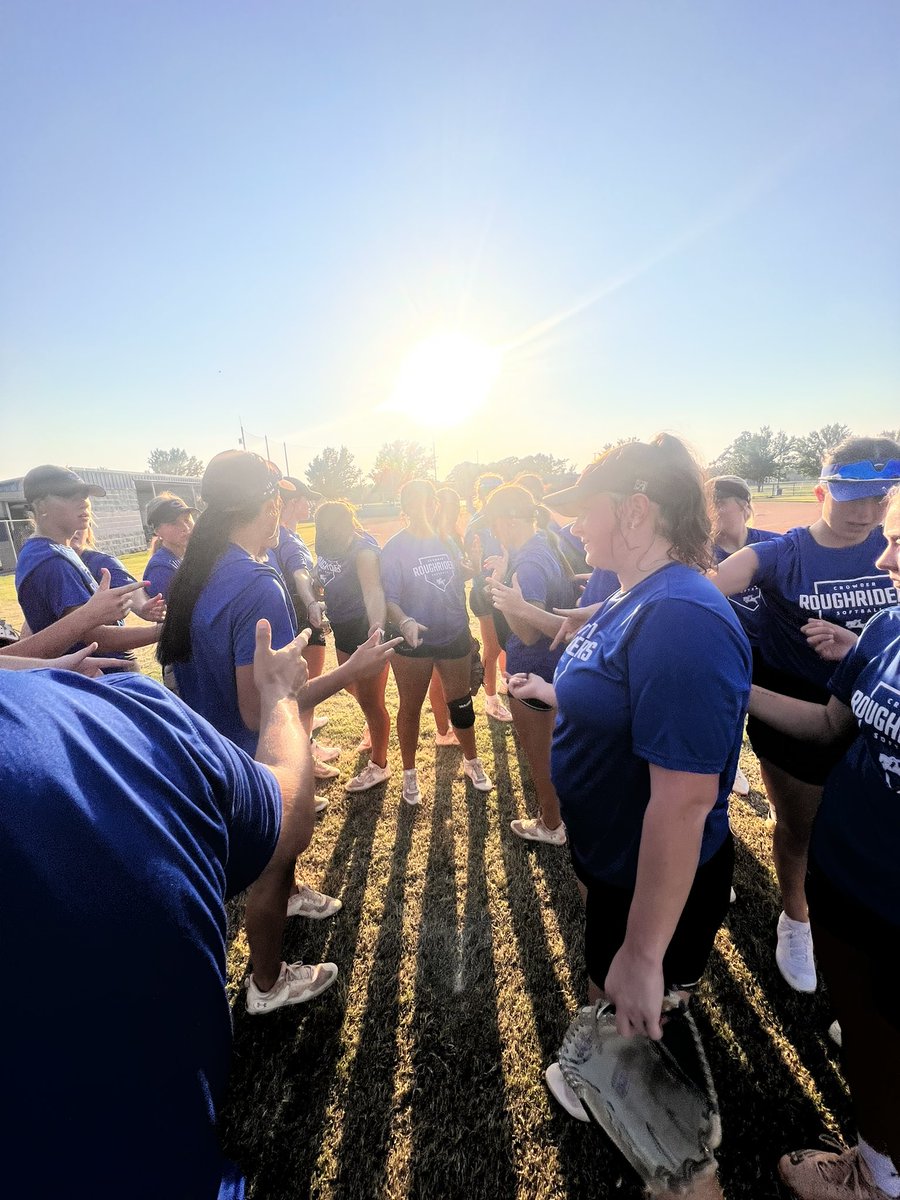 CCRoughridersSB's tweet photo. First day in the books 🤠 

plus, happy birthday Arene Landon-Lane 🎉 https://t.co/HfGVgB0ihx