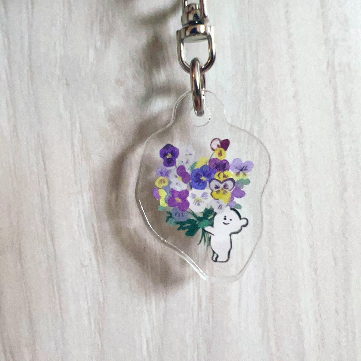 「アクリルキーホルダー届いた!!大阪個展で販売します!!さりげなくつけれる感じを目」|ももろ　4／20発売絵本「パンダのパクパクきせつのごはん」のイラスト