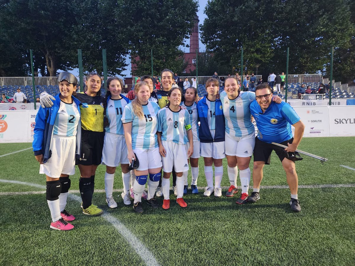 #FútbolParaCiegas 'Las Murciélagas' son CAMPEONAS mundiales tras vencer en la final 2-1 a Japón.
¡Felicitaciones! 🇦🇷
👉 acortar.link/ZAVRbz👈

@Lolyguapas @ParalimpicosARG @DeportesCba @confedepcba @ParaDeportesOK 
📸 Gonzalo Abbas