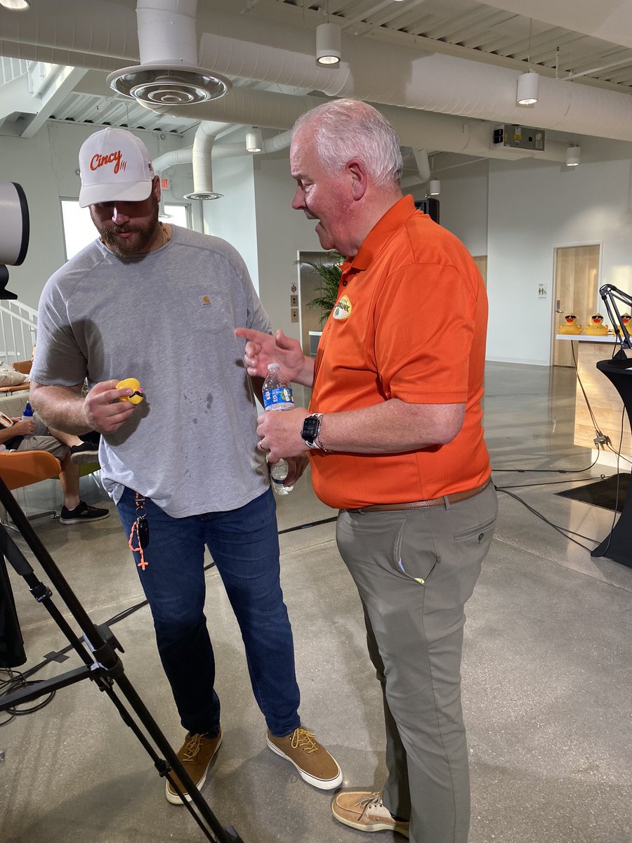 Getting ready for <a href="/ENQSports/">Enquirer Sports</a>  Bengals Beat podcast with <a href="/Bengals/">Cincinnati Bengals</a> Center and Offensive Captain Ted Karras at a special location <a href="/FreestoreFB/">Freestore Foodbank</a> tonight at 7:00 tune in!! #WhoDey