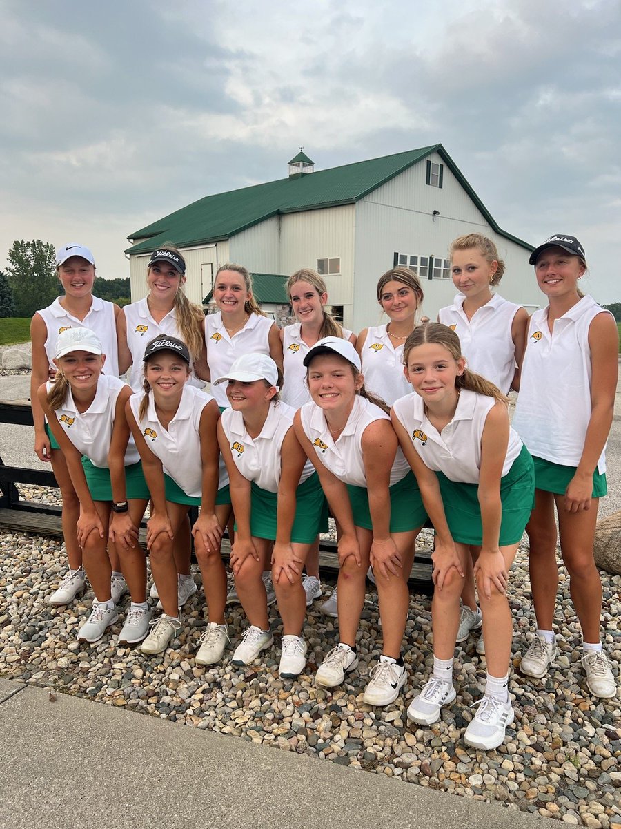 Coach18NHS's tweet image. Raider JV(235) defeated Concord(243) and a shorthanded Northwood squad tonight.  Record moves to 4-1, 3-1 NLC.  Padgett(61), Karpenko(56,T-🏅), Yoder(59), Mack(59), Henderson(65).  Troup(51, PR) and Hartzell(59, PR) also played tonight.  @nridgeathletics @indianahsgolf