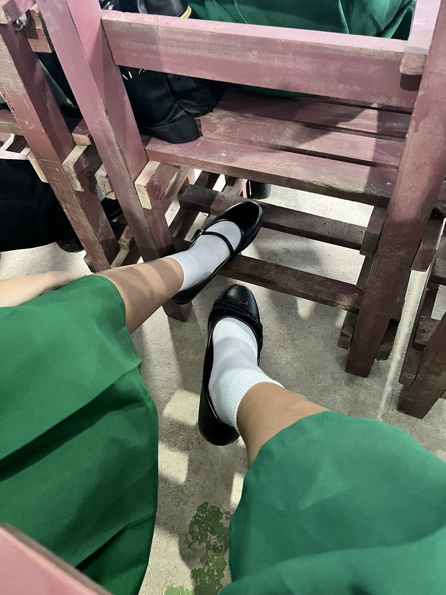 ellerelief's tweet photo. it’s my first day of school guyz 📚
#studygirl 👊🎒 https://t.co/pylOLFGUf5