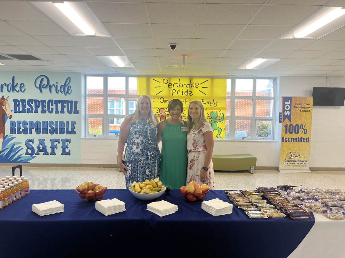 We loved welcoming back our teachers today! It’s going to be a great year! #pembrokepride #pembrokeunity @BethBianchi @Mrs_StephLopez @amwetmore