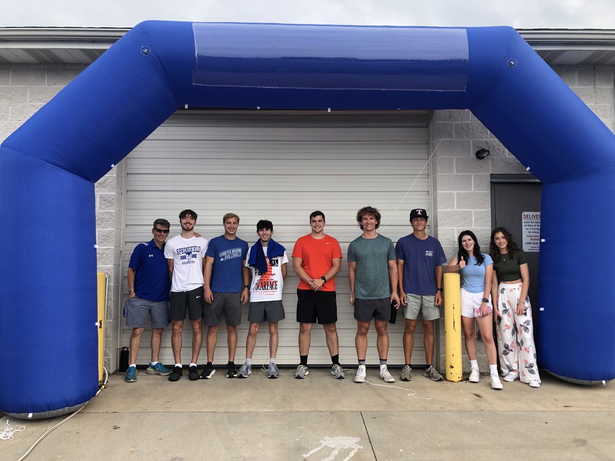 devils_shs's tweet photo. Thanks to our SHS Cross Country Alumni who came out to support our 2023 team! 🤩 We appreciated your guidance and support! 😍 Thanks to our awesome families for the great food, too! 😊 ⁦@sfieldathletics⁩ ⁦@springfield_com⁩ https://t.co/SJKPmLWln4