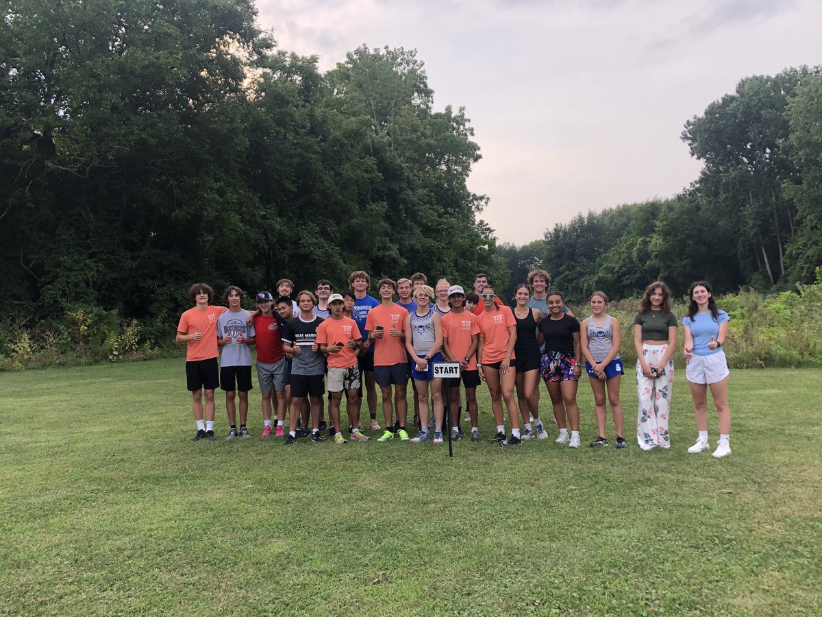 devils_shs's tweet photo. Thanks to our SHS Cross Country Alumni who came out to support our 2023 team! 🤩 We appreciated your guidance and support! 😍 Thanks to our awesome families for the great food, too! 😊 ⁦@sfieldathletics⁩ ⁦@springfield_com⁩ https://t.co/SJKPmLWln4