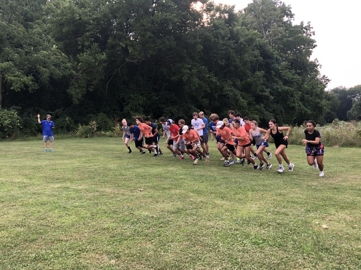 devils_shs's tweet photo. Thanks to our SHS Cross Country Alumni who came out to support our 2023 team! 🤩 We appreciated your guidance and support! 😍 Thanks to our awesome families for the great food, too! 😊 ⁦@sfieldathletics⁩ ⁦@springfield_com⁩ https://t.co/SJKPmLWln4