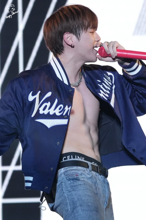 dailybestboys's tweet photo. Kang Daniel https://t.co/dOtRCaSt6n