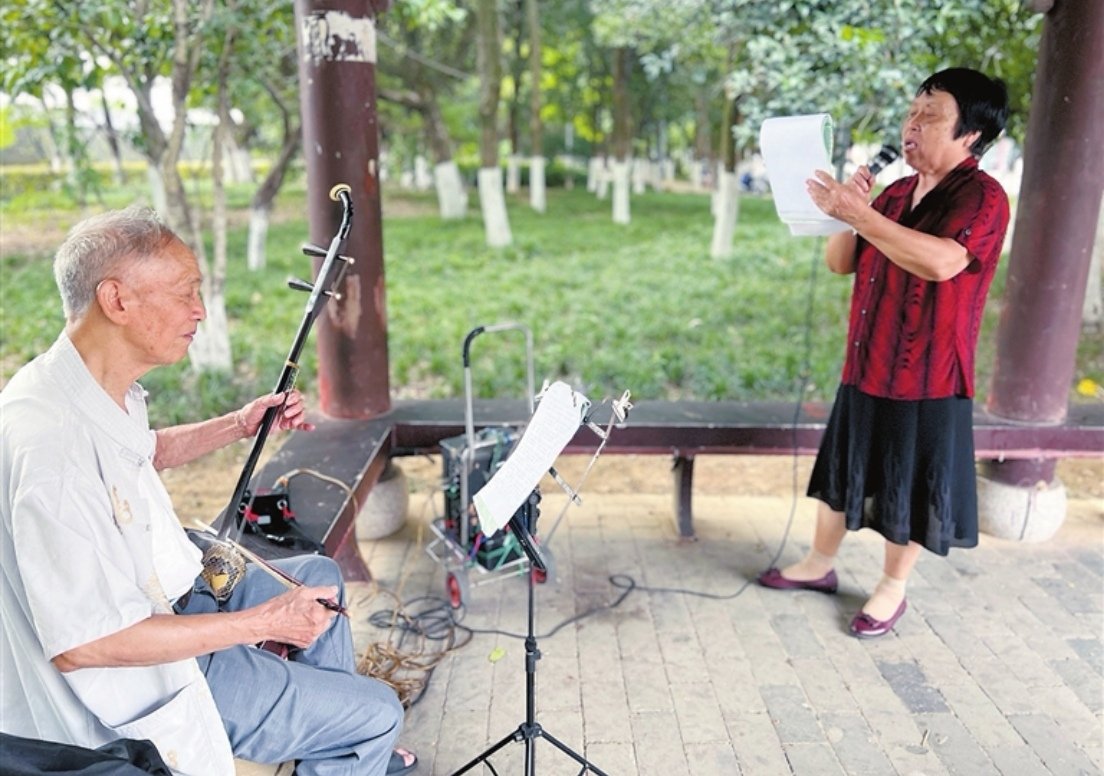gzswdys's tweet photo. Elderly art enthusiasts. https://t.co/xqreQnirWM
