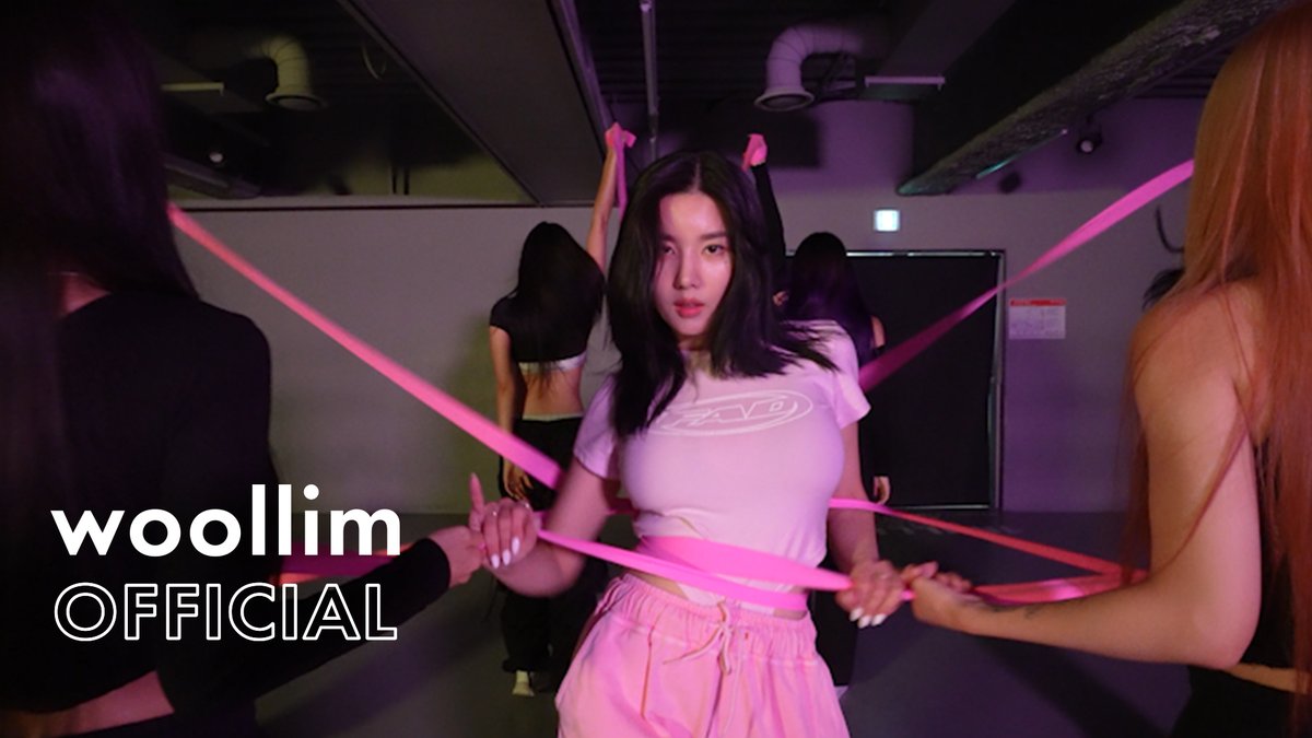 [🎥] [Dance Practice] ‘The Flash' Moving Ver | 권은비(KWON EUNBI)

▶ youtu.be/9DNN2e8yqnI
▶ weverse.io/kwoneunbi/medi…

#권은비 #KWONEUNBI
#TheFlash #권은비_TheFlash
#EUNBI_in_TheFlash
#Dance_Practice #Practice_video