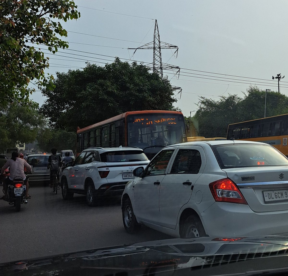 ketkiangre's tweet photo. Delhi bus #NotInService but not averse to driving on the wrong side of the road towards oncoming traffic.
#Delhi #DelhiThings #WheninDelhi @dtptraffic https://t.co/IKXHGf8hG1
