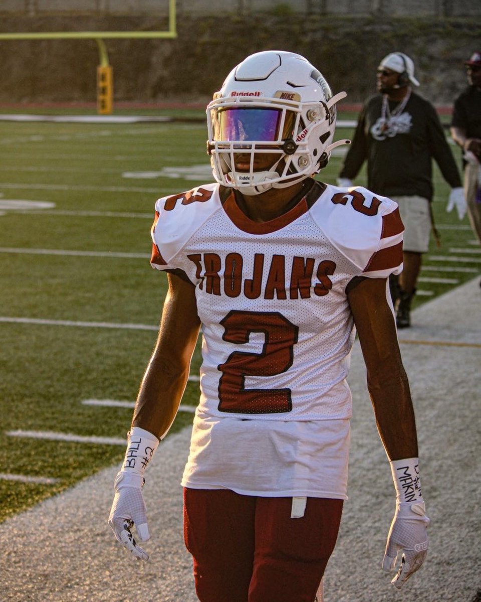 Bray_Still's tweet photo. Had a great first game Friday night. This is my year, time to turn dreams into reality. #2,#JuniorSzn #D1INTHEMAKING 
@DoughertyHigh 
@CoachNelsonFB 
@Kam_Davis24 https://t.co/y1XknZysI6