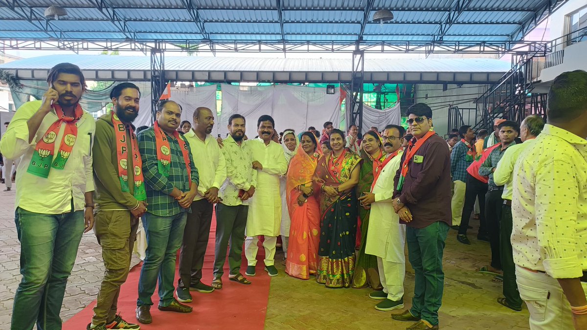 MBrahmvanshi's tweet photo. #VidhayakPravasBaithak
#BhaJaPa
#MadhyaPradesh
#Pipariya 
#ShreeMatiNivedekaJi
#FromBihar https://t.co/vMBjsCaJZU