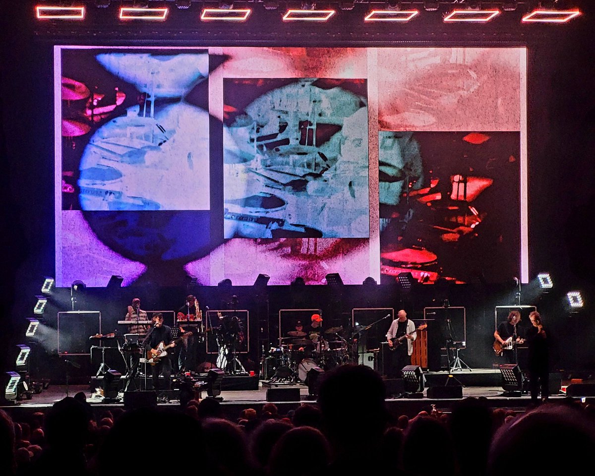 Richardsonian's tweet photo. A great night with The National and Patti Smith at The Lake - with a well timed trip through the CNE for a bag of Tiny Tom donuts.. #thenational #pattismith https://t.co/myg6hUN8Zr