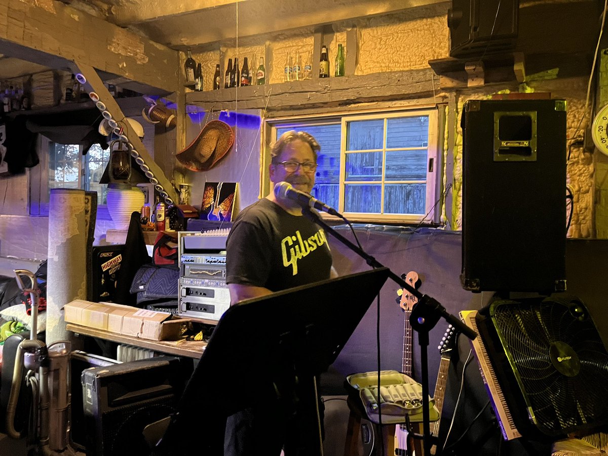 VirtualVoice2's tweet image. At band practice! Hashed out a whole lotta blues!