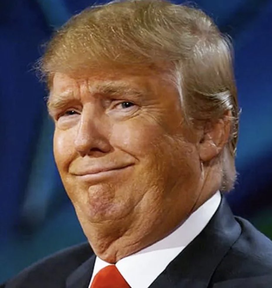 CaraMia200's tweet photo. #Trump unwittingly disclosed this was his most despised photo of himself. In interests of annoying the crap out of the charlatan, i now produce the photo for #TwitterFamilia to join the mischief. RT away, darling people! ๐ค๐ฆ#USA #GOPthugs
#GOPDomesticTerrorists #GOPBetrayedWomen https://t.co/35q7IPQKeG