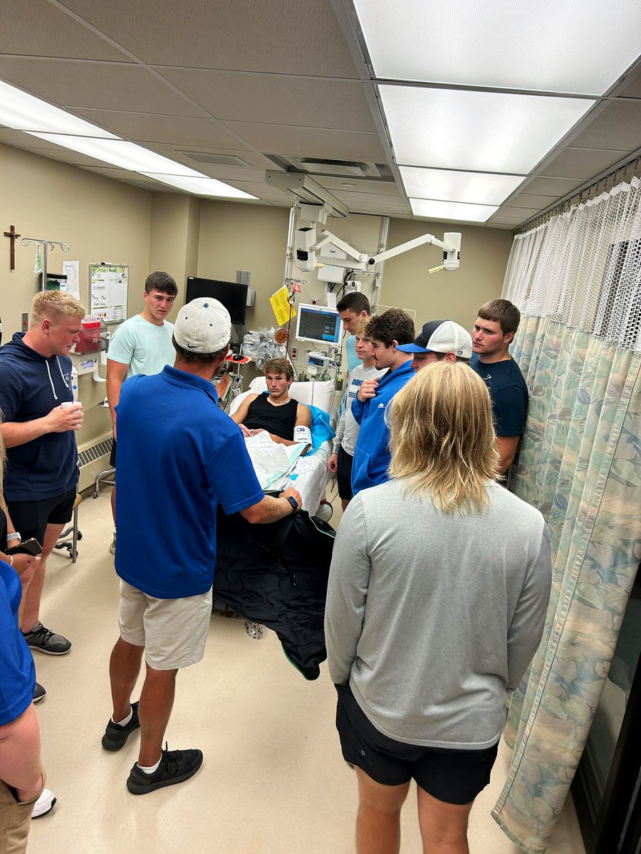 ahaselhorst3's tweet photo. Can not thank @dwtigerfootball @dwusports enough for the support they’ve shown @HaselhorstGavin. When a man is down @DakotaWesleyan shows up &amp; stands behind their students in so many ways, it has truly been remarkable. It’ll be a long road but the healing starts tomorrow 💙🤍 https://t.co/gXJjzdSfIb